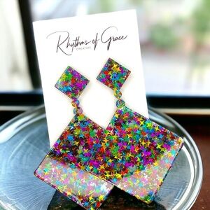 Glitter Up Your Life: Dazzling Oversized Earrings for Every Occasion! NWT